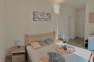 Апартаменты Apartments Lj Улцинь Апартаменты с балконом-2