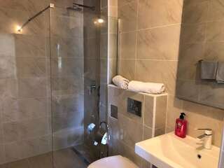 Апартаменты Apartments Lj Улцинь Апартаменты с видом на бассейн-11